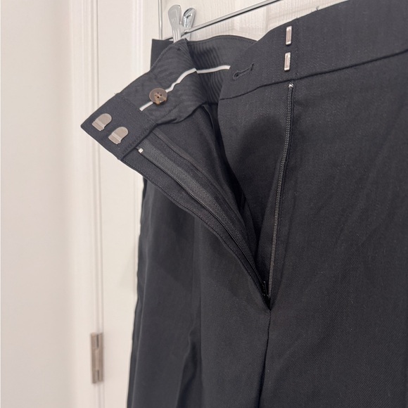 Ann Taylor 
The Pleated Wide-Leg pant in Linen Twill- Curvy Fit - Picture 2 of 4